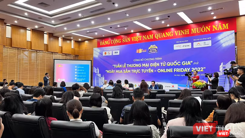 Toàn cảnh họp báo về Tuần lễ Thương mại điện tử quốc gia và Ngày mua sắm trực tuyến Việt Nam - Online Friday 2022.