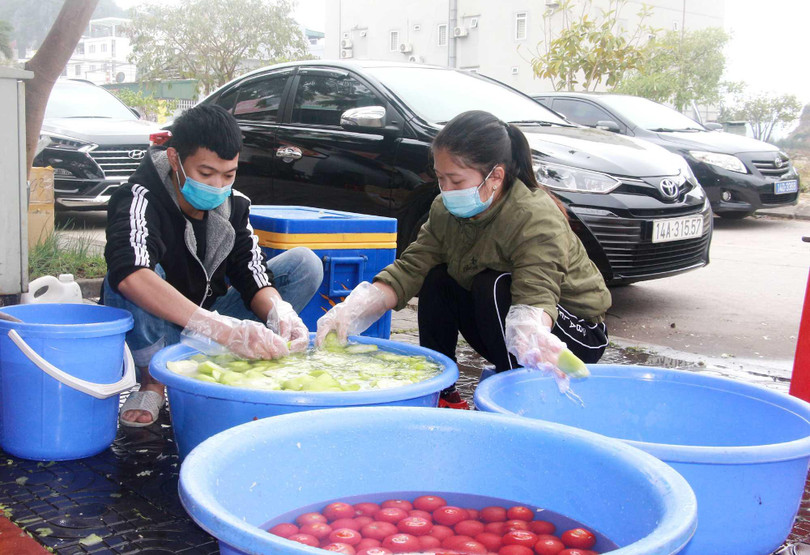 Thực phẩm hàng ngày được rửa sạch sẽ trước khi mang đi chế biến thành món ăn. Thực phẩm hàng ngày được rửa sạch sẽ trước khi mang đi chế biến thành món ăn.