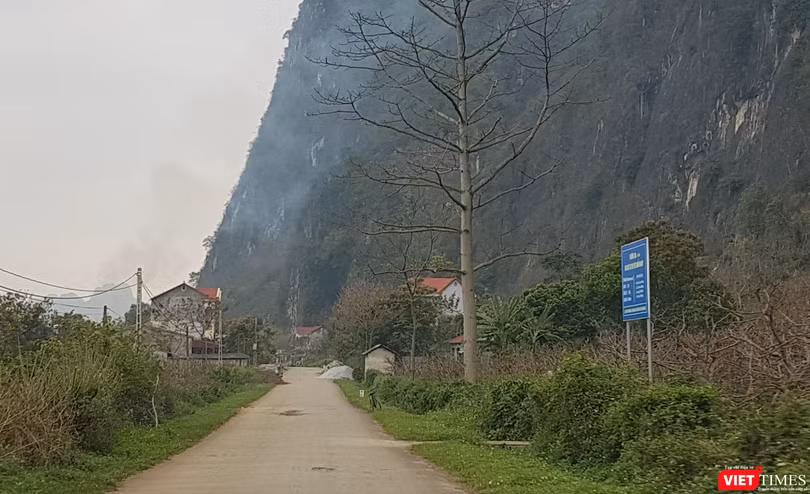 Ải Chi Lăng - thập nhân khứ nhất nhân hoàn, nơi Việt gian Trần Thiêm Bình chịu trói.