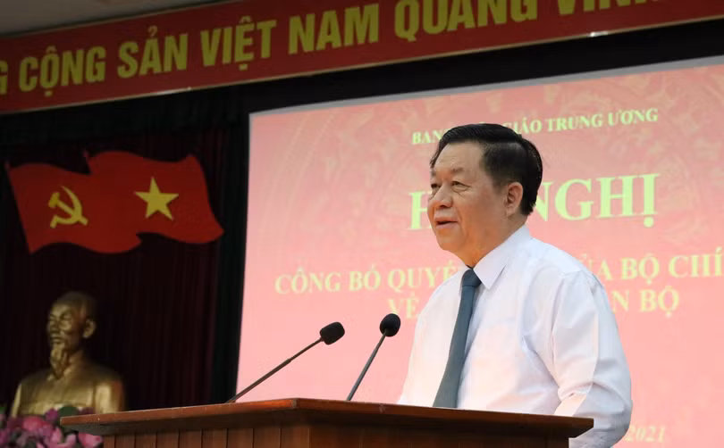 Ông Nguyễn Trọng Nghĩa - Bí thư Trung ương Đảng, Trưởng Ban Tuyên giáo Trung ương - phát biểu tại hội nghị.