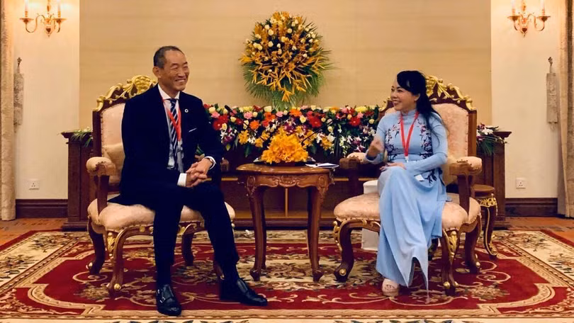 Bộ trưởng Bộ Y tế Nguyễn Thị Kim Tiến làm việc tại Campuchia.