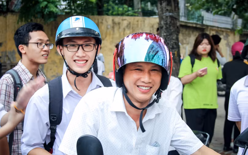 Thí sinh rạng ngời sau khi làm bài thi môn Toán, kỳ thi THPT Quốc gia 2019.