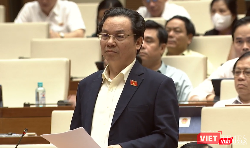 ĐB Hoàng Văn Cường - Phó Hiệu trưởng Trường Đại học Kinh tế quốc dân.