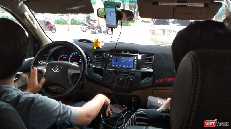 Bộ GTVT cho rằng không phân biệt các loại hình vận tải theo mục đích mà cứ phải đúng theo quy định hoạt động và quy định về kiểm soát của thị trường vận tải đường bộ Việt Nam. Ảnh: Anh Lê.