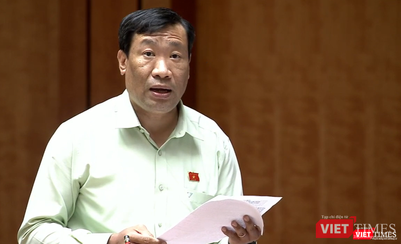 ĐBQH Thạch Phước Bình đề nghị xem xét việc tiếp tục giao UBND cấp tỉnh quyết định giá đất cụ thể. ĐBQH Thạch Phước Bình đề nghị xem xét việc tiếp tục giao UBND cấp tỉnh quyết định giá đất cụ thể.