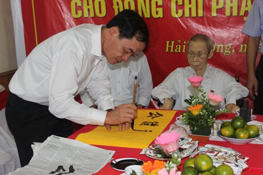 Khoảng khắc thư giãn của ĐB Lê Thanh Vân