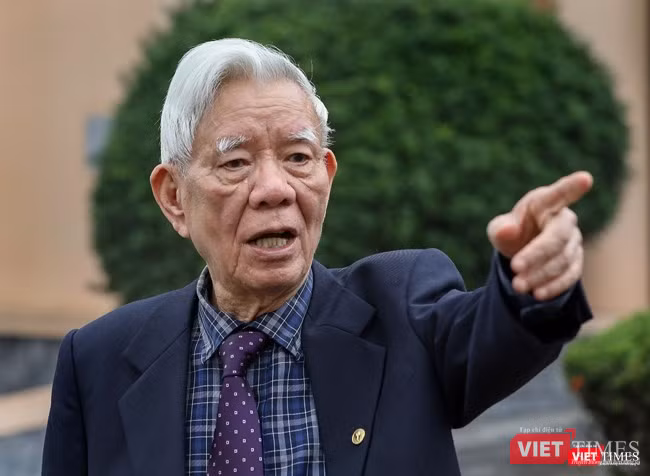 Nguyễn Đình Hương: Tấm gương về lòng kiên trung ảnh 1