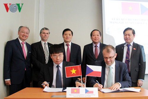 Lễ kí kết Biên bản ghi nhớ hợp tác về an ninh mạng giữa VNPT và Công ty Novicom.