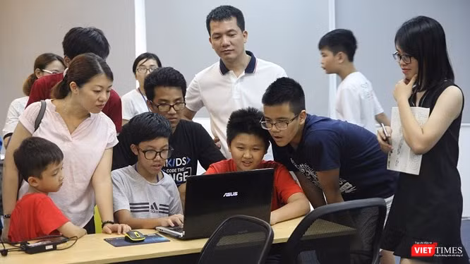 Bên cạnh các tác động tích cực, môi trường mạng cũng tồn tại những thông tin và hành động xấu, ảnh hưởng tiêu cực đến các cá nhân và tổ chức tham gia sử dụng mạng. Ảnh minh họa.