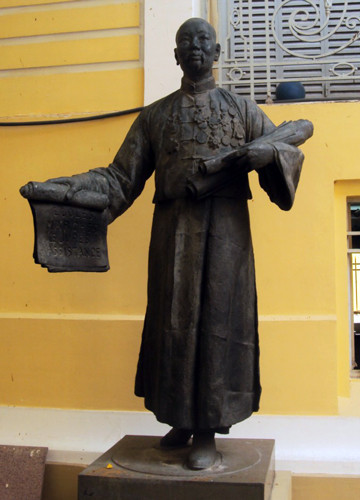 Tượng Quách Đàm đặt tại Bảo tàng Mỹ thuật thành phố. Ảnh:S.H