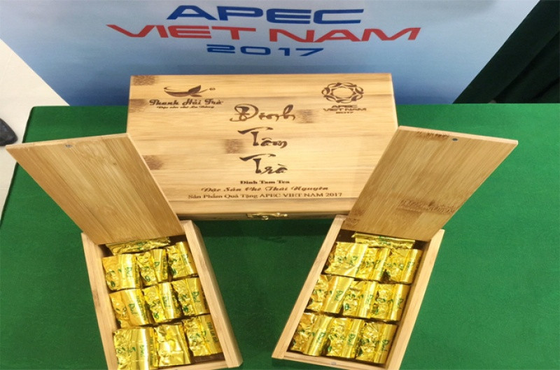“Đinh Tâm Trà” đặt trong hộp tre làm quà tặng các nguyên thủ và khách quốc tế tham dự Tuần lễ Cấp cao APEC 2017 đã dẫn dắt các sản phẩm của Thanh Hải trà tiến ra thị trường quốc tế