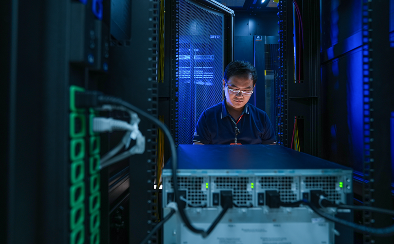 VNG Data Center sẽ cung cấp 410 tủ rack (tủ lắp đặt servers), sau đó sẽ mở rộng lên đến 1.600 tủ rack. VNG Data Center sẽ cung cấp 410 tủ rack (tủ lắp đặt servers), sau đó sẽ mở rộng lên đến 1.600 tủ rack.