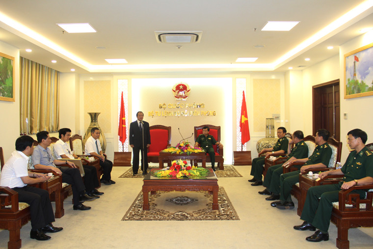 Bộ trưởng Bộ TT&TT được trao tặng kỷ niệm chương “Vì chủ quyền, an ninh biên giới Tổ quốc” ảnh 1 Bộ trưởng Bộ TT&TT được trao tặng kỷ niệm chương “Vì chủ quyền, an ninh biên giới Tổ quốc” ảnh 1