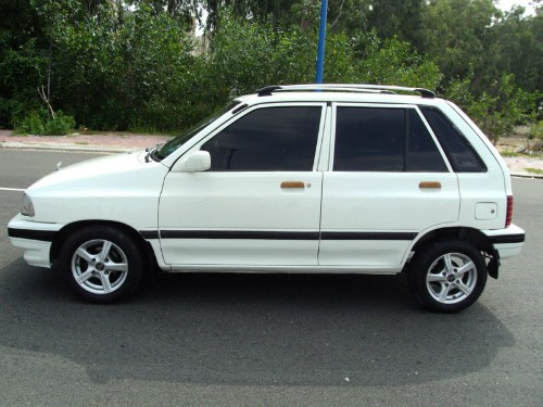 Với thiết kế đơn giản, đường nét vuông vức, vẻ bề ngoài cứng cáp... Kia Pride CD được đánh giá là một chiếc xe ôtô giá rẻ đáng tiền. Ngoài ra, chiếc xe này cũng khá bền và dễ sửa chữa. Nhiều người sử dụng khá 