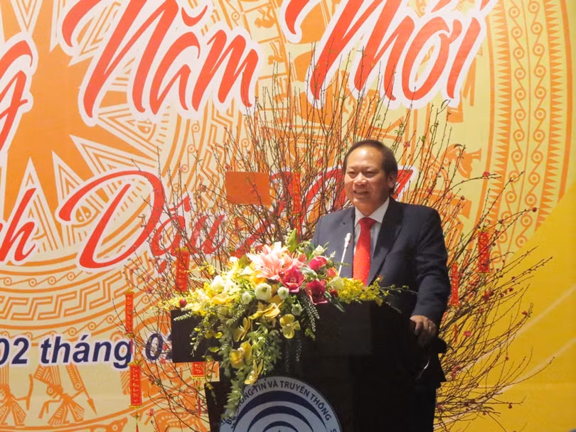 Bộ trưởng Trương Minh Tuấn chúc tết cán bộ, nhân viên Bộ TT&TT sáng ngày 2/2/2017. Ảnh: Phan Minh.