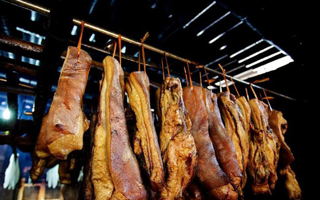 Những món bình dân thành đặc sản đắt đỏ dịp Tết ảnh 5 Thịt gác bếp cháy hàng mỗi dịp Tết