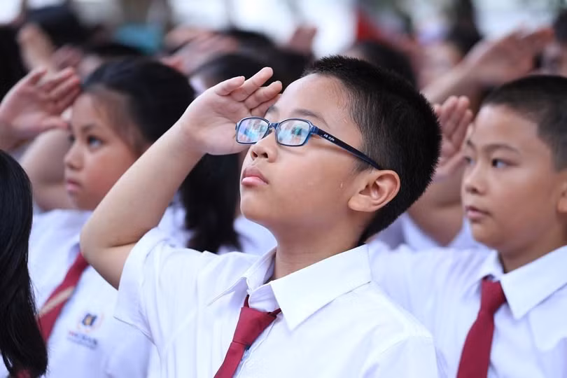 Trẻ em Việt Nam được lớn lên trong môi trường giáo dục đậm tính lý tưởng. Trẻ em Việt Nam được lớn lên trong môi trường giáo dục đậm tính lý tưởng.