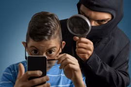 Xóa ngay 34 ứng dụng chứa mã độc điều khiển và theo dõi smartphone của bạn