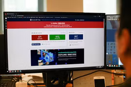 Thức xuyên đêm làm web cứu hộ miền Trung