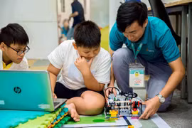 Học lập trình robotic từ tiểu học để trở thành công dân số