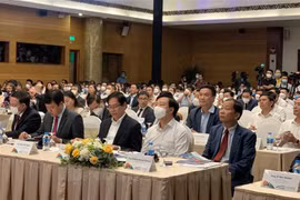 Bí thư Tỉnh uỷ Phạm Xuân Thăng, Chủ tịch UBND tỉnh Triệu Thế Hùng dự lễ công bố chỉ số PCI năm 2021 tại Hà Nội sáng 27.4 