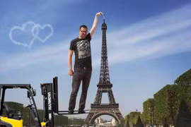  “Chết cười” với ảnh chế cùng tháp Eiffel của cư dân mạng