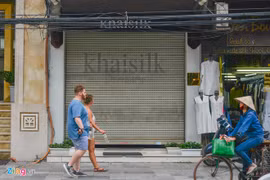 Cửa hàng Khaisilk tại số 113 Hàng Gai. Ảnh: Quỳnh Trang.