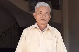Ông Lại Hồng Bình nhân viên bưu tá Bưu điện huyện Quỳnh Nhai, Sơn La 