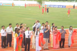 Sân chạy điền kinh khánh thành ăm 2012, do sở VHTT&DL Kiên Giang làm chủ đầu tư