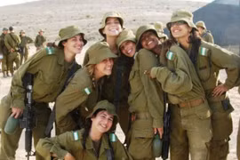 Những nữ binh xinh đẹp Israel