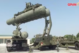 Bộ đội tên lửa S-300 trung đoàn 64 huấn luyện sẵn sàng chiến đấu