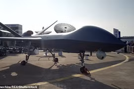 Máy bay không người lái trinh sát - tấn công CH-5 trên cao nguyên Tây Tạng. Ảnh: Daily Mail.