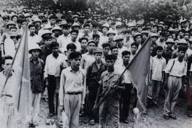 Từ năm 1970 đến 1972, theo lệnh tổng động viên, hàng nghìn sinh viên các trường đại học lên đường nhập ngũ, bổ sung lực lượng chiến đấu cho chiến trường.