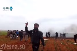 Video: Cận cảnh chiếc Su-22 bị bắn hạ và phi công Syria bị bắt