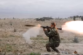 Binh sĩ quân đội Syria chiến đấu trên chiến trường Đông Ghouta - ảnh minh họa Masdar News