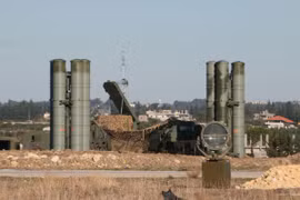 Syria dồn dập tấn công, Mỹ đe dọa trừng phạt Nga và Iran