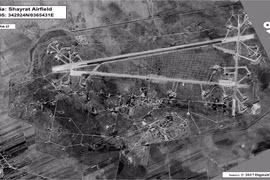 Không ảnh vệ tinh ghi lại vụ tập kích tên lửa Tomahawk vào sân bay Syria