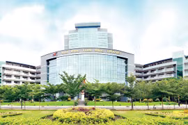 Trường ĐH Tôn Đức Thắng (TPHCM).