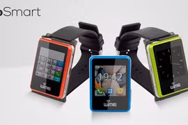 Nano Smart có thể đeo tay, vòng dây đeo cổ, cài vào vạt áo hay đai lưng