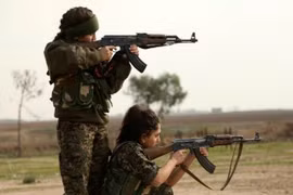 Video: Những nữ binh dũng cảm bảo vệ đất mẹ Syria