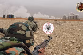 Binh sĩ quân đội Syria huấn luyện chiến đấu