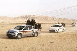 Tiếp tục tấn công quân đội Syria cô lập hai thành phố Qaryatayn và Palmyra