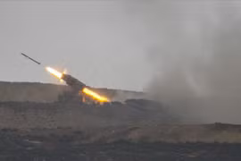 Pháo phản lực Thổ Nhĩ Kỳ dội lửa vào người Kurd ở Afrin - Aleppo