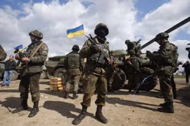 Quân đội Ukraine bắn phá dữ dội gần Mariupol 