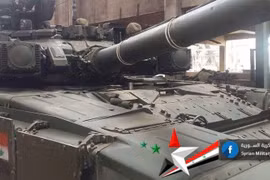 Xe tăng mới của quân đội Syria trong kho - ảnh trang Syrian Army News