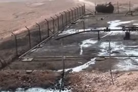 Binh sĩ quân đội Syria trên đường tấn công giải phóng khu mỏ dầu Jazal phía đông bắc thành phố Palmyra