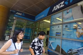 Ngân hàng Shinhan Việt Nam đã mua lại mảng bán lẻ của ANZ tại Việt Nam. Trong ảnh: trụ sở Ngân hàng ANZ Việt Nam chi nhánh TP.HCM tại quận 1 - Ảnh: Quang Định