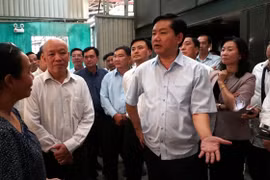 Bí thư Đinh La Thăng trong chuyến thực tế hôm 9/1