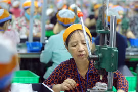 Các ĐBQH đồng ý tăng tuổi nghỉ hưu đồng thời ủng hộ quyền được nghỉ hưu sớm đối với nhóm lao động đặc thù.