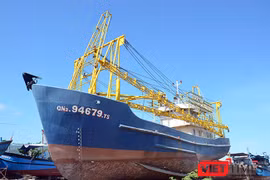 Chiều 30/8, TAND TP Tam Kỳ (Quảng Nam) đã tuyên án buộc Công ty cổ phần Đóng tàu Bảo Duy bồi thường cho ngư dân Trần Văn Liên 2,8 tỷ đồng vì những thiệt hại gây ra đối với tàu cá vỏ thép QNa 94679.